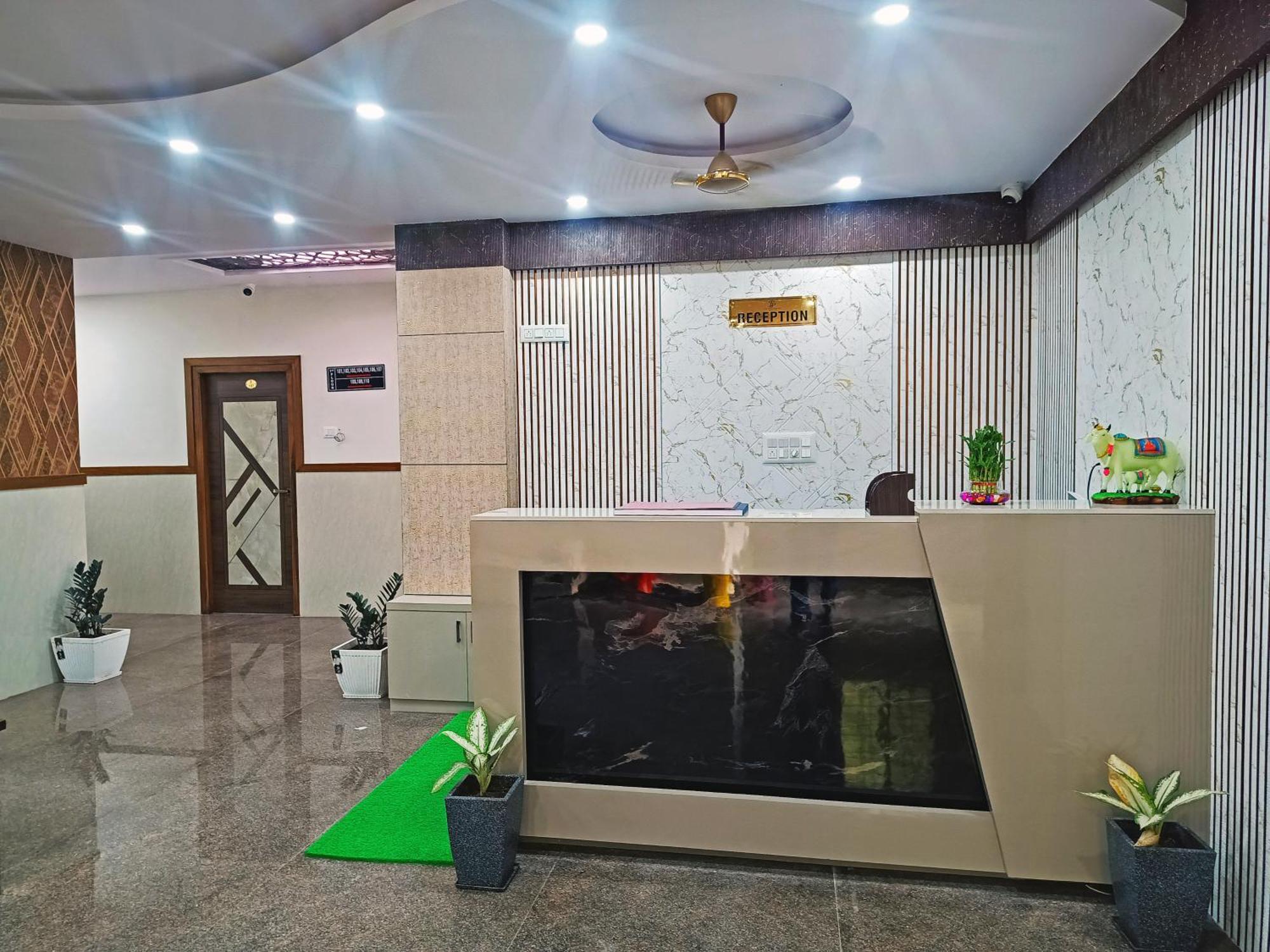 Hotel Achhu Palace バンガロール エクステリア 写真