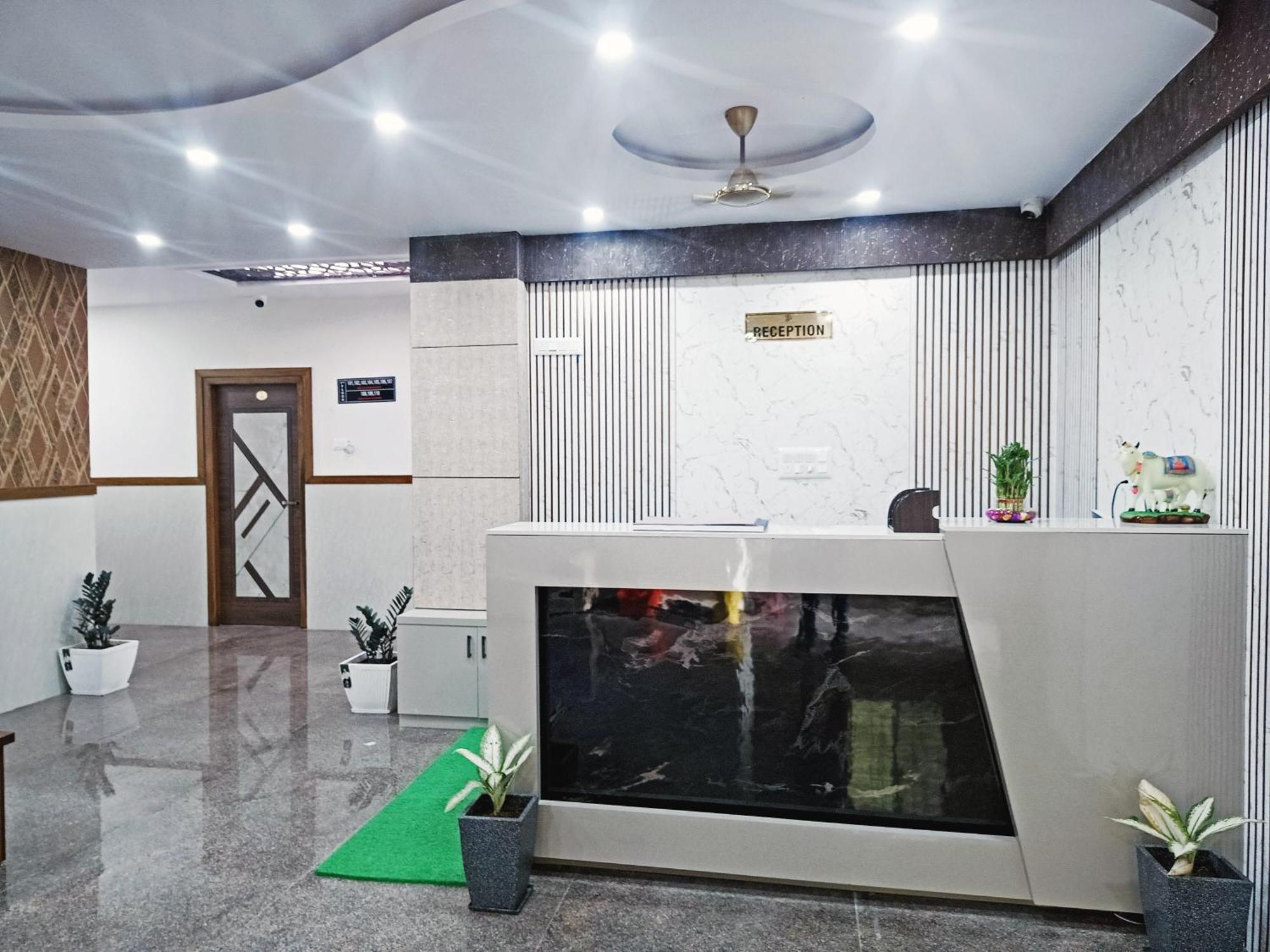 Hotel Achhu Palace バンガロール エクステリア 写真